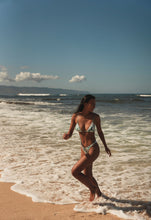 Carica l'immagine nel visualizzatore di Gallery, Image 13: Wednesday In Hawaii By Rio De Sol Reggiseno Top Pua-Valley Ana