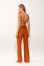 Carica l'immagine nel visualizzatore di Gallery, Model Back: Rio De Sol Pantaloni Da Spiaggia Ferrugo Murana Pants