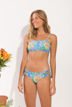 Carica l'immagine nel visualizzatore di Gallery, Model Front: Rio De Sol Slip Bottom Treetop Madrid