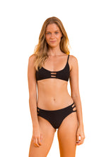 Carica l'immagine nel visualizzatore di Gallery, Model Front: Rio De Sol Completo Set Bora-Black Bra-Trio Madrid-Trio