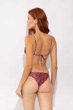 Carica l'immagine nel visualizzatore di Gallery, Model Back: Rio De Sol Slip Bottom Coral-Feline Leblon