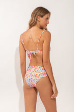 Carica l'immagine nel visualizzatore di Gallery, Model Back: Rio De Sol Slip Bottom Ditsy-Sky Amy