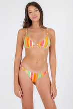 Carica l'immagine nel visualizzatore di Gallery, Model Front: Rio De Sol Slip Bottom Utah Leblon
