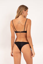 Carica l'immagine nel visualizzatore di Gallery, Model Back: Rio De Sol Completo Set Shimmer-Black Balconet-Tie Cheeky-Tie-Gold