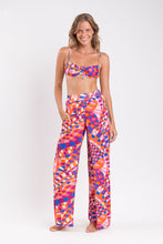 Carica l'immagine nel visualizzatore di Gallery, Model Front: Rio De Sol Pantaloni Da Spiaggia Funny Wide Pants