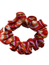 Carica l'immagine nel visualizzatore di Gallery, Product Front: Rio De Sol Accessori Per Capelli Floral-Scales Scrunchie