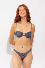 Carica l'immagine nel visualizzatore di Gallery, Model Front: Rio De Sol Slip Bottom Coqueiro Essential
