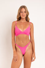 Carica l'immagine nel visualizzatore di Gallery, Model Front: Rio De Sol Slip Bottom Mtx-Ultrapink Kiara