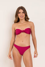 Carica l'immagine nel visualizzatore di Gallery, Model Front: Rio De Sol Completo Set Shimmer-Desejo Bandeau-Joy Essential