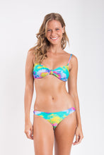 Carica l'immagine nel visualizzatore di Gallery, Model Front: Rio De Sol Completo Set Fusion Bandeau-Joy Essential-Comfy