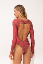 Carica l'immagine nel visualizzatore di Gallery, Model Back: Wednesday In Hawaii By Rio De Sol Intero Pua-Coco-Guava Surf