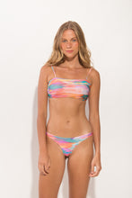 Carica l'immagine nel visualizzatore di Gallery, Model Front: Rio De Sol Completo Set River Bandeau-Reto Essential