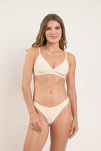 Carica l'immagine nel visualizzatore di Gallery, Model Front: Rio De Sol Reggiseno Top Touch-Natural Paola