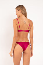 Carica l'immagine nel visualizzatore di Gallery, Model Back: Rio De Sol Slip Bottom Shimmer-Desejo Cheeky-Tie-Gold