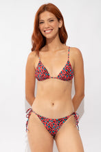 Carica l'immagine nel visualizzatore di Gallery, Model Front: Rio De Sol Slip Bottom Coral-Feline Ibiza-Comfy