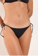 Carica l'immagine nel visualizzatore di Gallery, Gallery: Wednesday In Hawaii By Rio De Sol Slip Bottom Lava Kaleia-Comfy