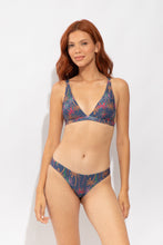 Carica l'immagine nel visualizzatore di Gallery, Model Front: Rio De Sol Slip Bottom Coqueiro Essential-Comfy