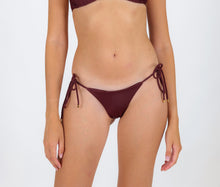 Carica l'immagine nel visualizzatore di Gallery, Gallery: Rio De Sol Slip Bottom Barolo Cheeky-Rope