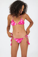 Carica l'immagine nel visualizzatore di Gallery, Model Front: Rio De Sol Slip Bottom Pink-Palms Frufru-Comfy