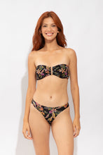 Carica l'immagine nel visualizzatore di Gallery, Model Front: Rio De Sol Slip Bottom Flora Nice