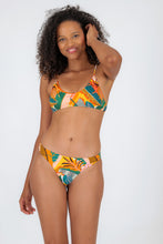 Carica l'immagine nel visualizzatore di Gallery, Model Front: Rio De Sol Completo Set El-Arco Bralette Essential-Comfy