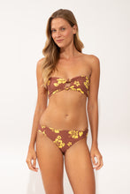 Carica l'immagine nel visualizzatore di Gallery, Model Front: Wednesday In Hawaii By Rio De Sol Slip Bottom Pua-Coco-Lilikoi Waikiki