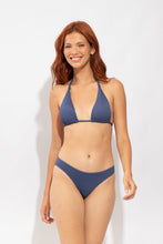 Carica l'immagine nel visualizzatore di Gallery, Model Front: Rio De Sol Slip Bottom Carmel-Blue Essential-Comfy
