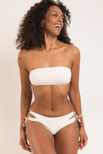 Carica l'immagine nel visualizzatore di Gallery, Model Front: Rio De Sol Slip Bottom Off-White Madrid