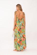 Carica l'immagine nel visualizzatore di Gallery, Model Back: Rio De Sol Vestito Da Spiaggia Tropical Long Dress Chiara