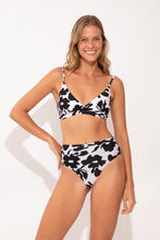 Carica l'immagine nel visualizzatore di Gallery, Image 05: Rio De Sol Slip Bottom Poppy Hotpants