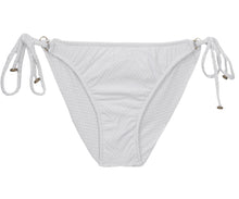 Carica l'immagine nel visualizzatore di Gallery, Model Front: Rio De Sol Slip Bottom Cloque Branco New Comfort