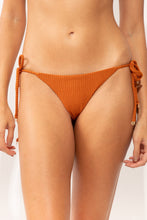 Carica l'immagine nel visualizzatore di Gallery, Gallery: Rio De Sol Slip Bottom Ferrugo Cheeky-Tie
