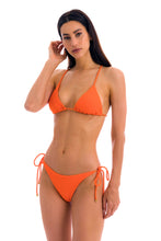 Carica l'immagine nel visualizzatore di Gallery, Model Front: Rio De Sol Completo Set St-Tpz-Tangerina Tri-Inv Ibiza