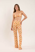 Carica l'immagine nel visualizzatore di Gallery, Model Front: Rio De Sol Pantaloni Da Spiaggia Mosaico Pants Lana