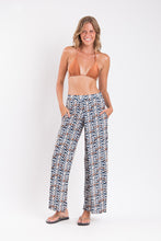 Carica l'immagine nel visualizzatore di Gallery, Model Front: Rio De Sol Pantaloni Da Spiaggia Ikat Wide Pants