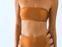 Carica e avvia il video nel visualizzatore di galleria, Video: Rio De Sol Slip Bottom Nocciola High-Waist-Spin