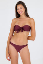 Carica l'immagine nel visualizzatore di Gallery, Model Front: Rio De Sol Slip Bottom Barolo Nice-Fio
