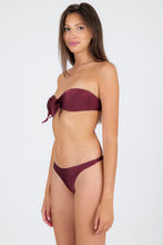 Carica l'immagine nel visualizzatore di Gallery, Model Back: Rio De Sol Slip Bottom Barolo Nice-Fio