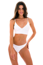 Carica l'immagine nel visualizzatore di Gallery, Model Front: Rio De Sol Slip Bottom Cotele-Branco Comfy