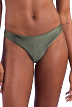 Carica l'immagine nel visualizzatore di Gallery, Gallery: Rio De Sol Slip Bottom Croco Essential