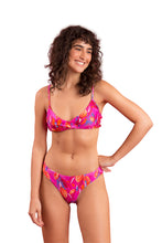 Carica l'immagine nel visualizzatore di Gallery, Model Front: Rio De Sol Slip Bottom Flavors Ciao