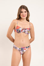 Carica l'immagine nel visualizzatore di Gallery, Model Front: Rio De Sol Slip Bottom Garden-Flower Baobi
