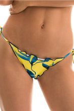 Carica l'immagine nel visualizzatore di Gallery, Gallery: Rio De Sol Slip Bottom Lemon Flower Frufru