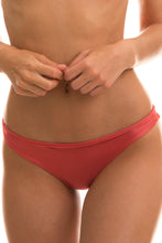 Carica l'immagine nel visualizzatore di Gallery, Gallery: Rio De Sol Slip Bottom Madras Dupla Face