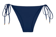 Carica l'immagine nel visualizzatore di Gallery, Product Front: Rio De Sol Slip Bottom Navy Lacinho