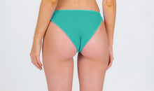 Carica l'immagine nel visualizzatore di Gallery, Model Back: Rio De Sol Slip Bottom Opal Essential-Comfy