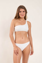 Carica l'immagine nel visualizzatore di Gallery, Model Front: Rio De Sol Slip Bottom Sand-White Essential-Comfy