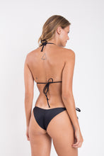 Carica l'immagine nel visualizzatore di Gallery, Model Back: Rio De Sol Slip Bottom Touch-Black Cheeky-Tie