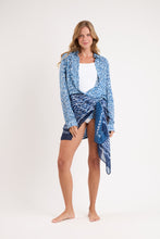 Carica l'immagine nel visualizzatore di Gallery, Model Front: Rio De Sol Pareo Chuva Canga