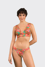 Carica l'immagine nel visualizzatore di Gallery, Model Front: Rio De Sol Completo Set Tropics Halter-Marina Essential-Cos